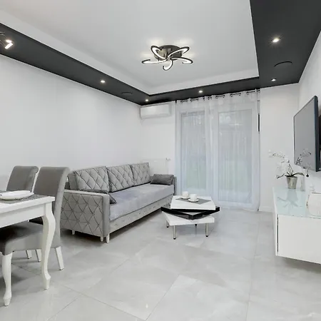 Appartamento Modern With Private Garden By Renters Prestige *