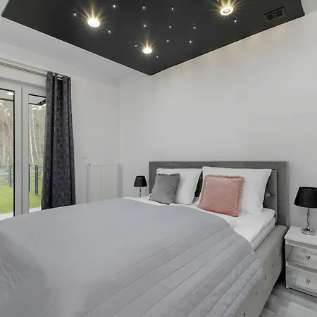 Modern With Private Garden By Renters Prestige Appartamento *